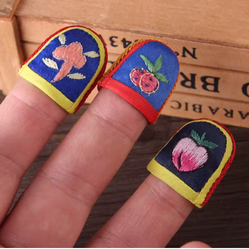 Family Commonly Used Practical Jewelry Accessories Embroidered Thimble Embroidered Fingernail Thimble - View 2